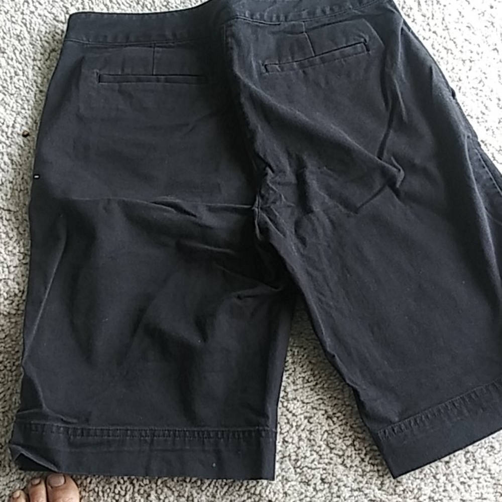 Shorts - Picture 2 of 3